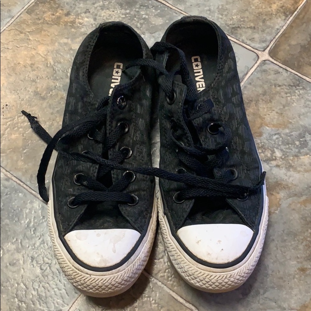 Converse size 7